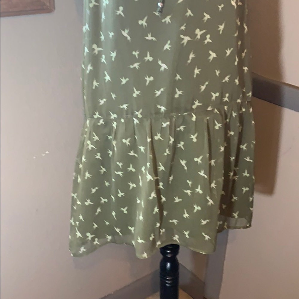 Hummingbird Design on Lightweight Dress - Picture 10 of 16